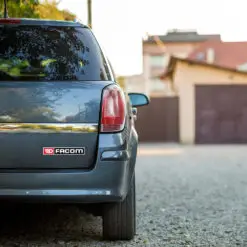 Facom sticker on car